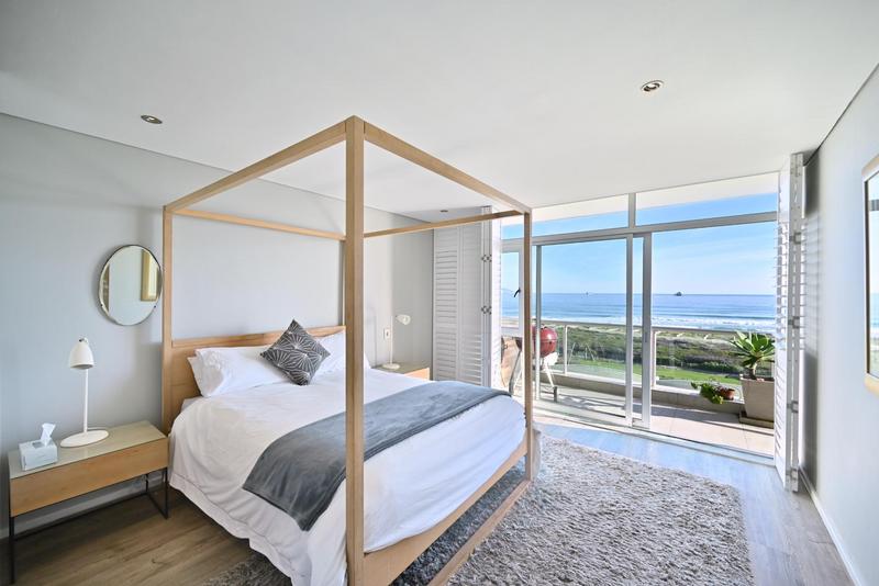 To Let 3 Bedroom Property for Rent in Dolphin Beach Western Cape